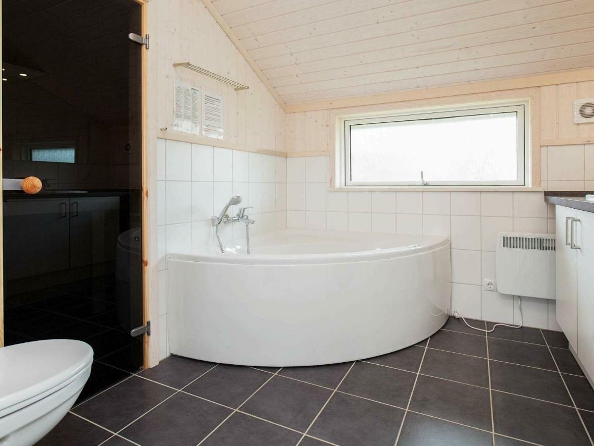 8 Person Holiday Home In Gro Enbrode Großenbrode Exterior foto
